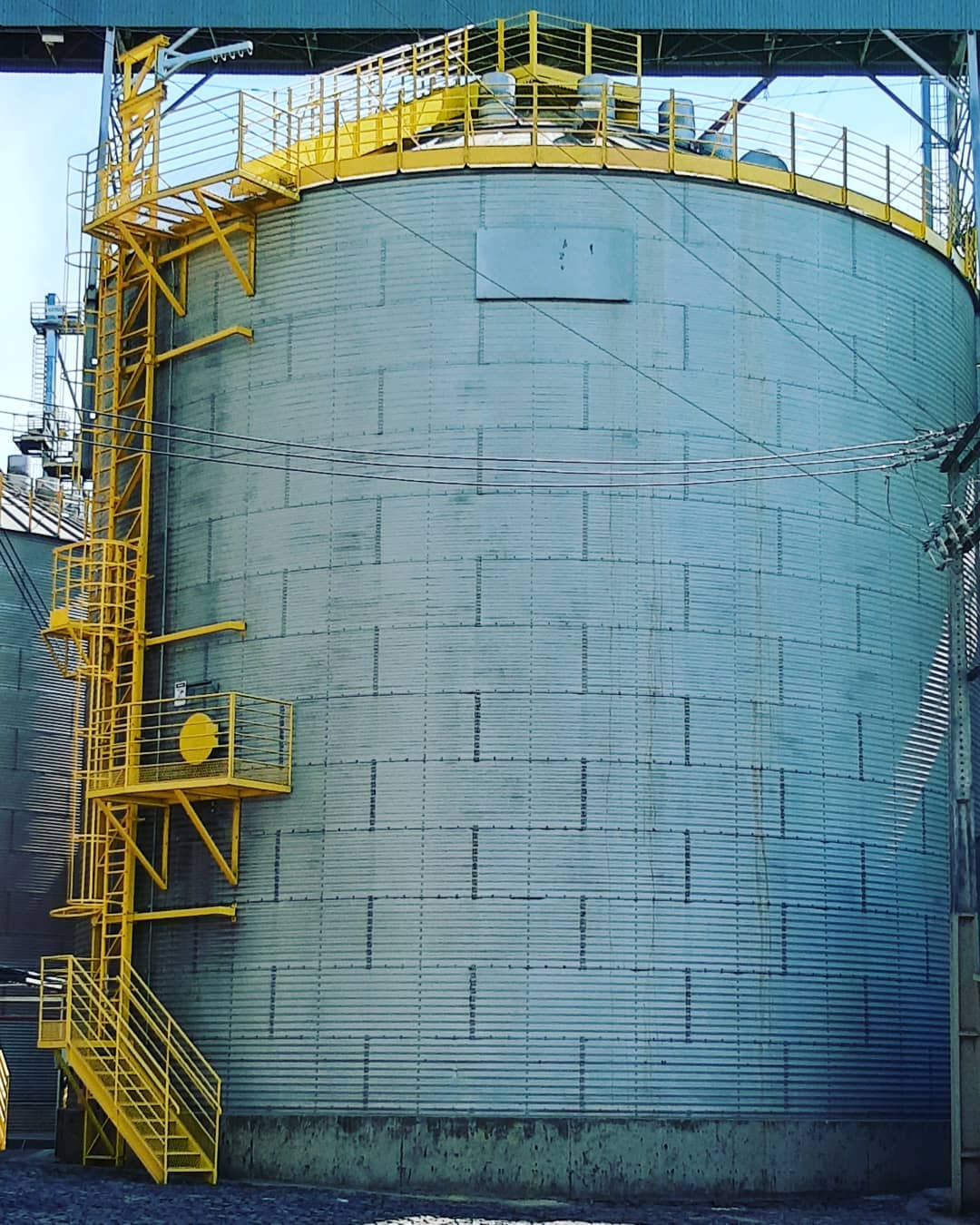 montadorapanambiltda_91282887_228779465146459_6653802963117199490_n (1).jpg